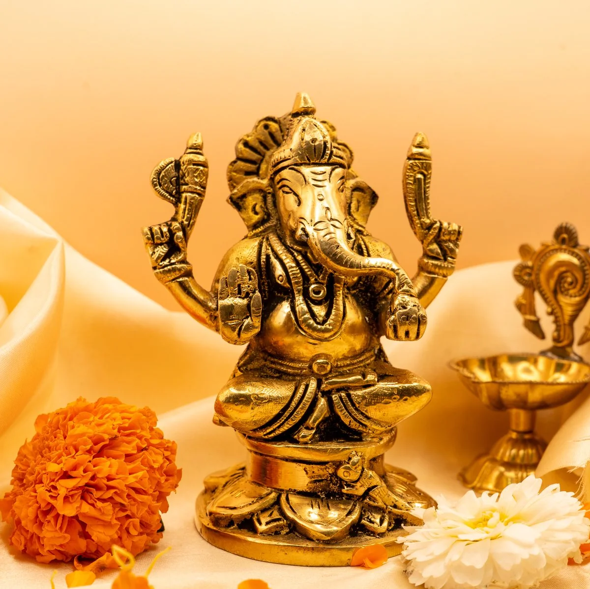 Ganesh Idol view 9
