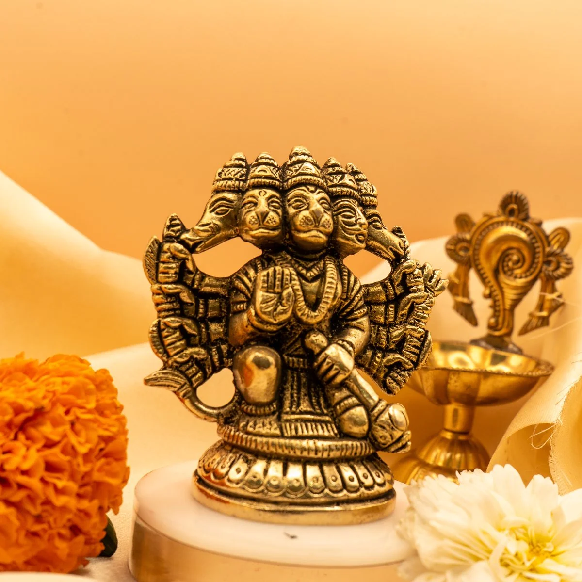 Hanuman ji with Pahad Sanjeevani Parbat Idol view 2