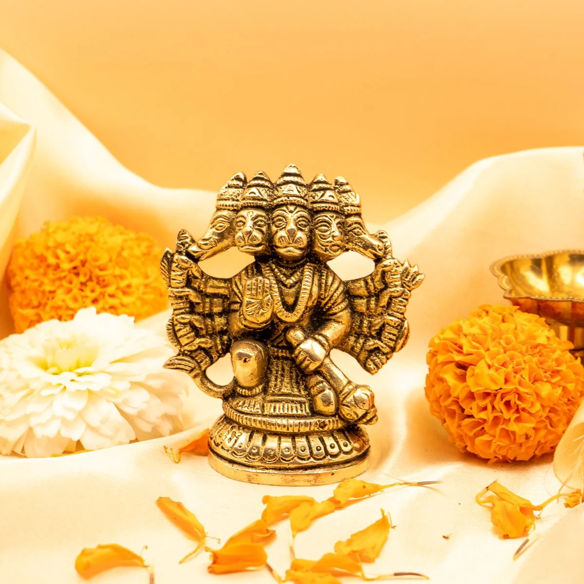 Hanuman ji with Pahad Sanjeevani Parbat Idol view 3