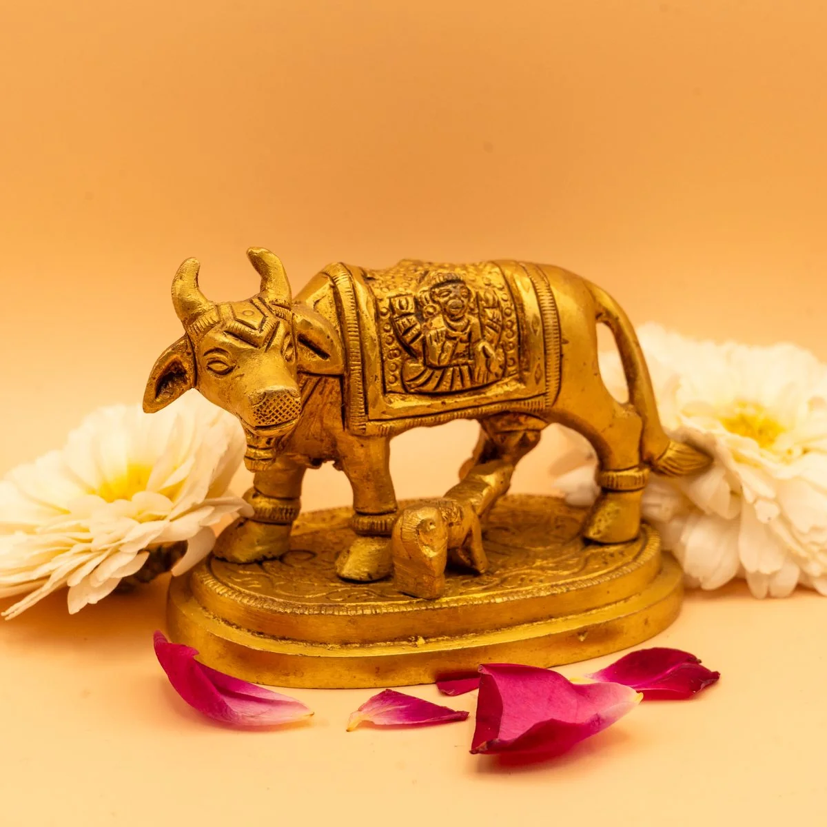 Kamdhenu Cow with Calf Idol in Brass view 3