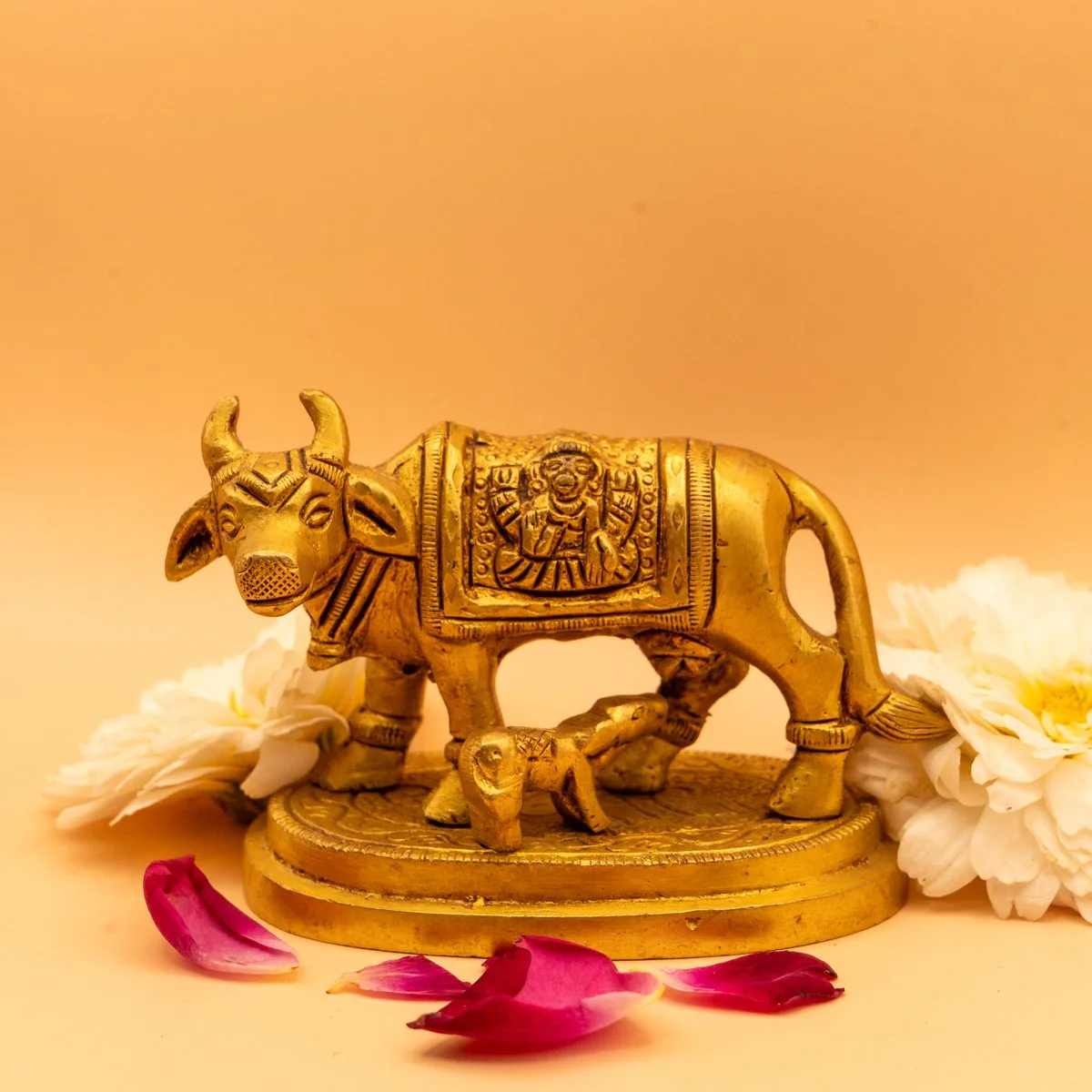 Kamdhenu Cow with Calf Idol in Brass view 4