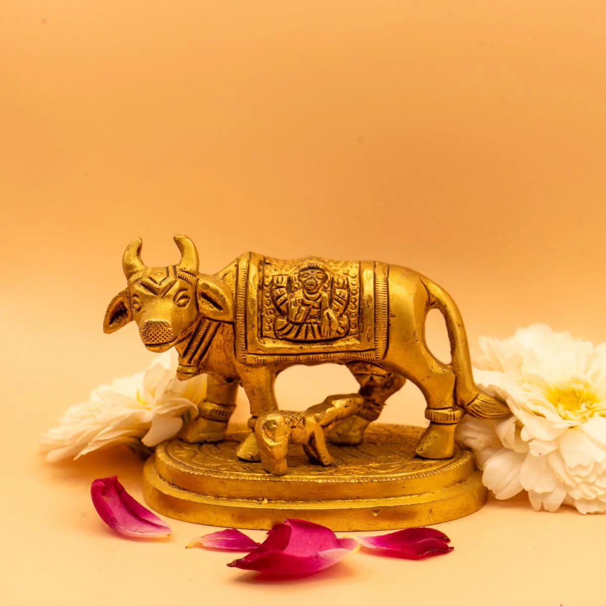 Kamdhenu Cow with Calf Idol in Brass view 5