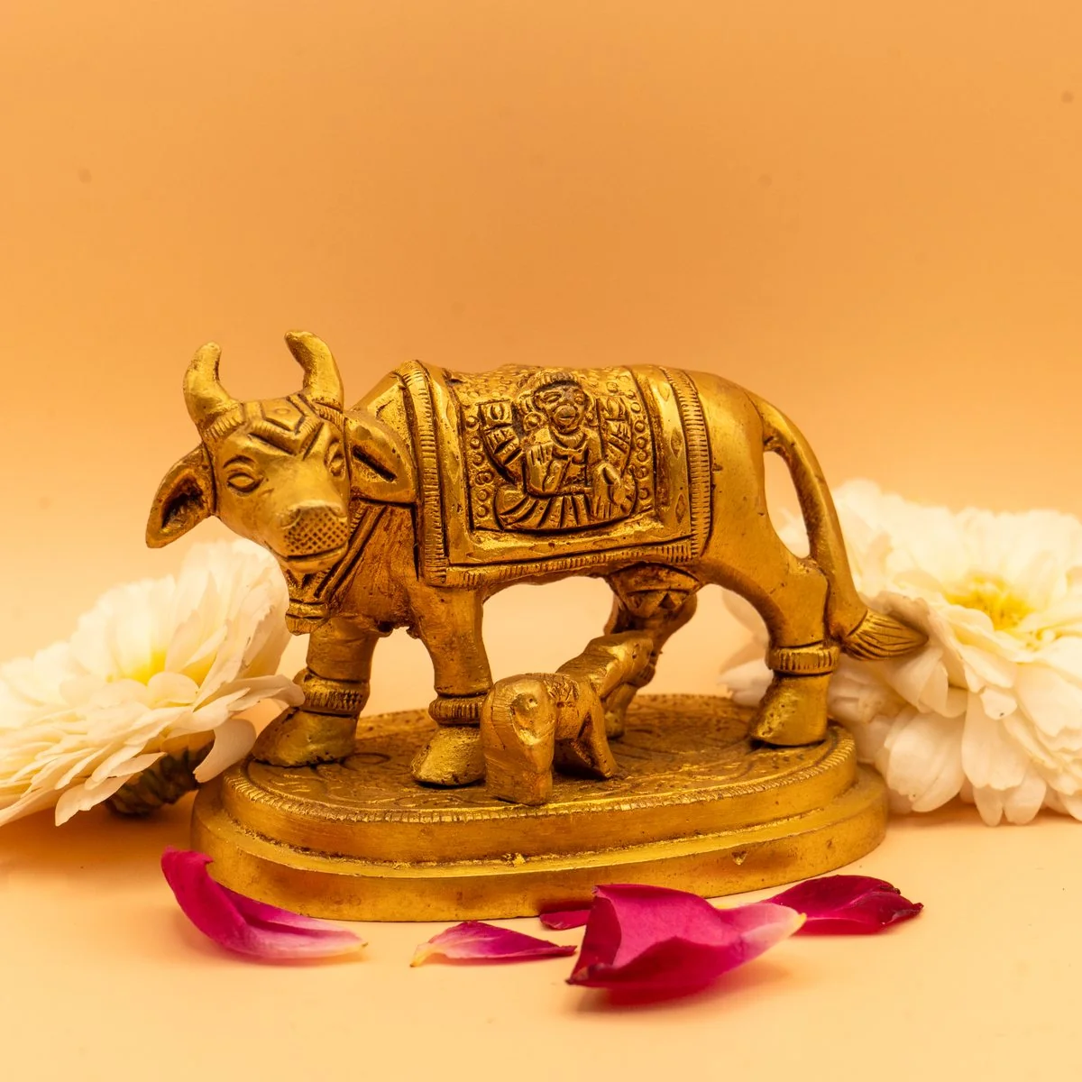 Kamdhenu Cow with Calf Idol in Brass view 6