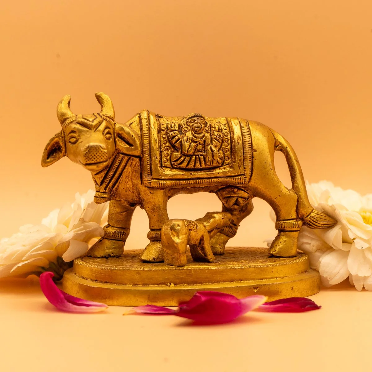 Kamdhenu Cow with Calf Idol in Brass view 8
