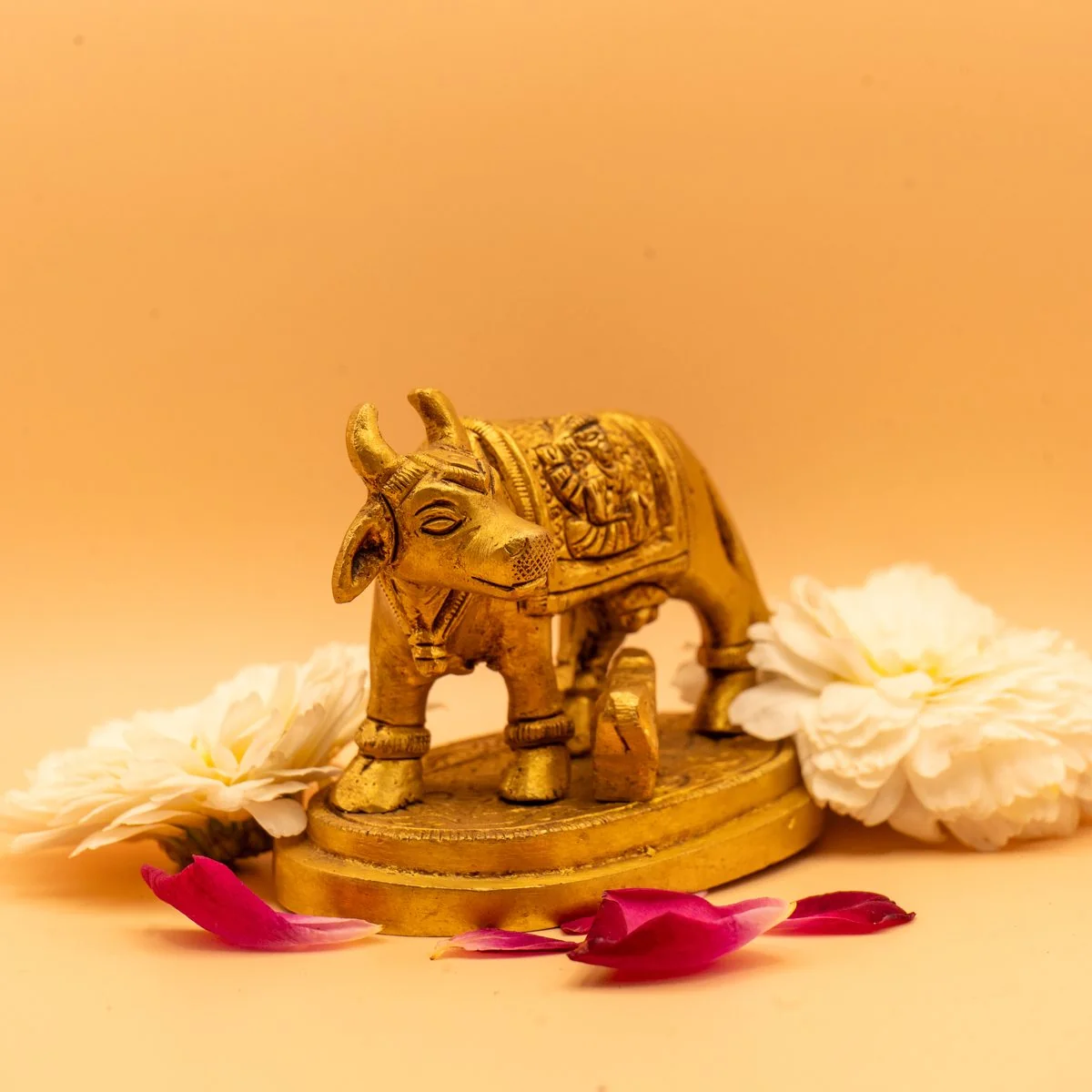 Kamdhenu Cow with Calf Idol in Brass view 10