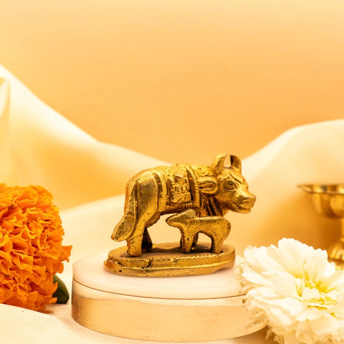 Kamdhenu Cow with Calf Idol in Brass view 3