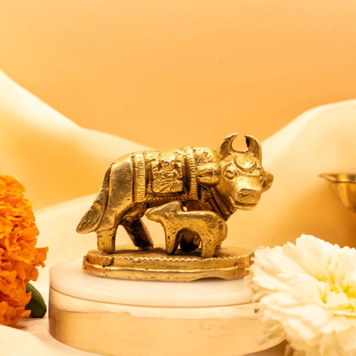 Kamdhenu Cow with Calf Idol in Brass view 5