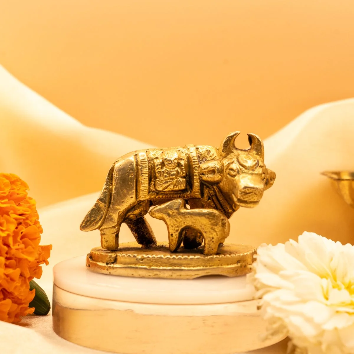 Kamdhenu Cow with Calf Idol in Brass view 6