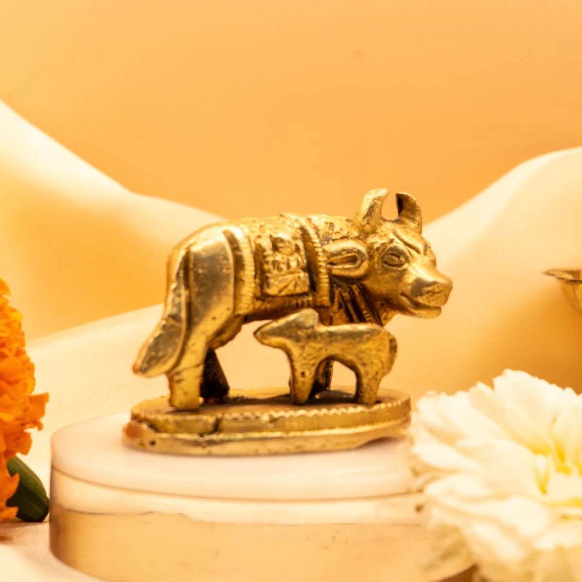 Kamdhenu Cow with Calf Idol in Brass view 7