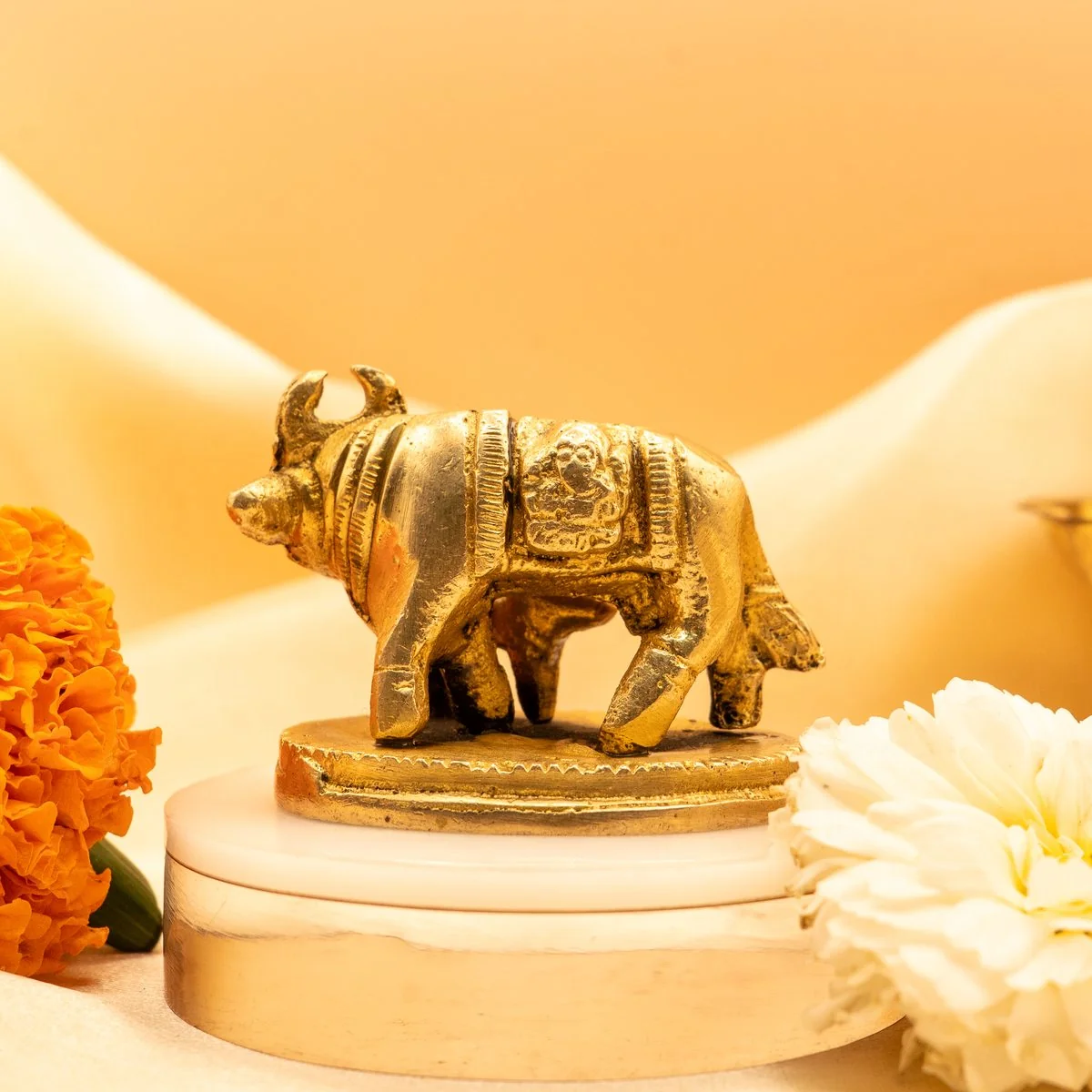Kamdhenu Cow with Calf Idol in Brass view 9
