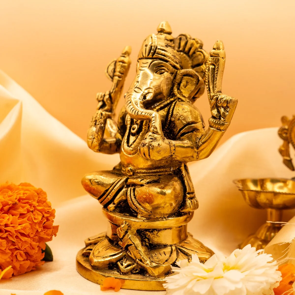 Laxmi Ganesh Murti Idol view 3