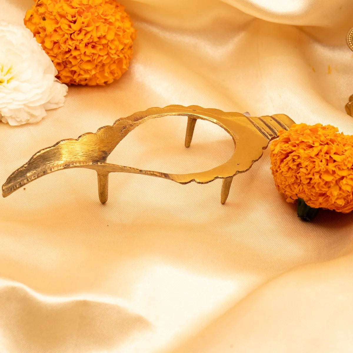 Brass Shankh Stand view 8